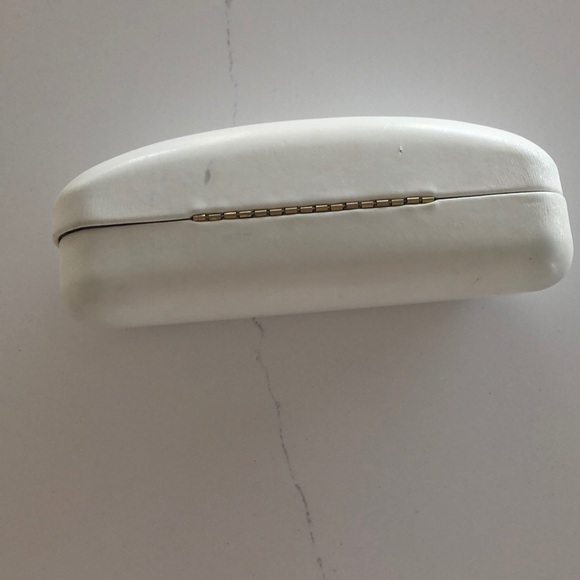 Chloe sunglasses case 🤍 - Picture 3 of 3